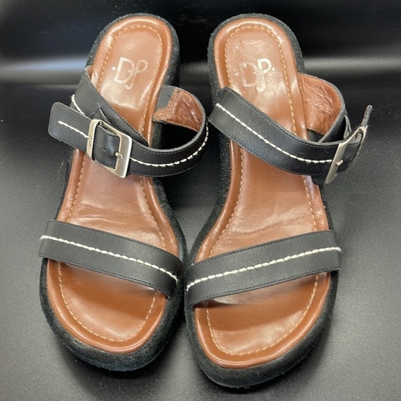 Donald J. Pliner Shoes - Donald Pliner Black Leather Double Straps Buckle Sandals. Size 8.5. D3/A1918